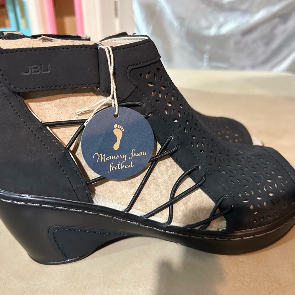 JBU by JAMBU Women's 8 Nelly Wedge Vegan Leather Sandal Blk Cutout-New!